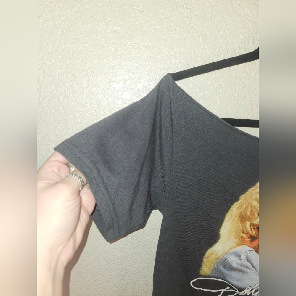 🦋EUC Dolly Parton "Dolly Parton Graphic Tee" ✨️THE NECK HAS BEEN CUT✂Sz Small🦋 - Picture 2 of 8